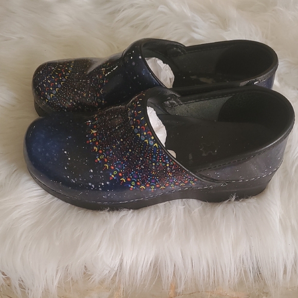 Dansko Professional    Clogs - Picture 3 of 15